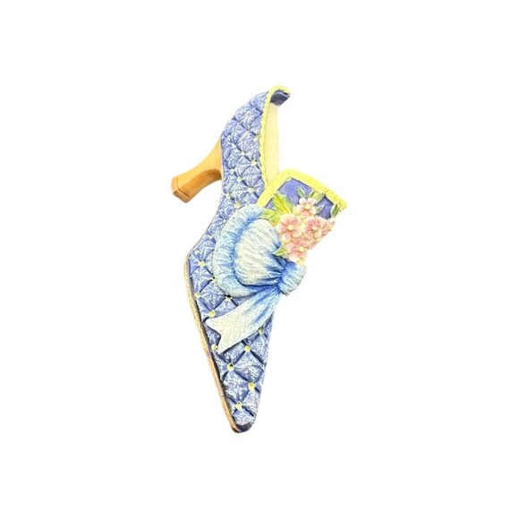 Willow Hall Victorian Shoe Brooch Pin Ornamental Shoe - Picture 2 of 4